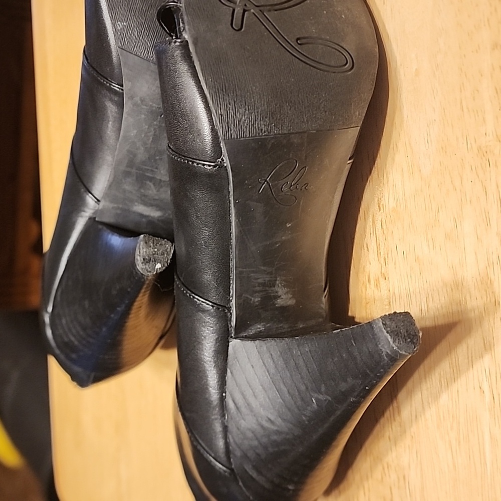 ✨5/$8✨ REBA MCENTIRE Shoes S5 - Picture 9 of 13